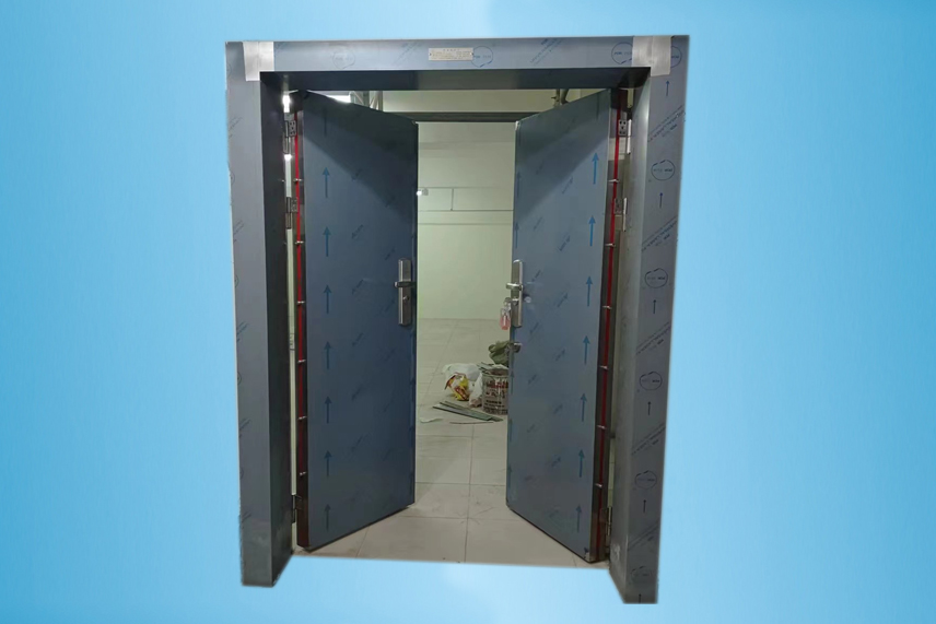 佛山某學(xué)校保密室訂做3級防盜門10個(gè)鎖點(diǎn),4級防盜門12個(gè)鎖點(diǎn)。雙人雙鎖防盜門產(chǎn)品